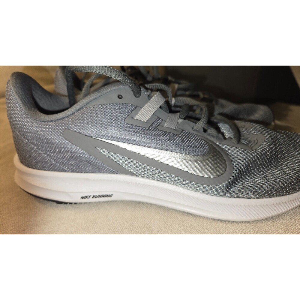 Nike Running Shoes Womens Grey Size 9 EUC